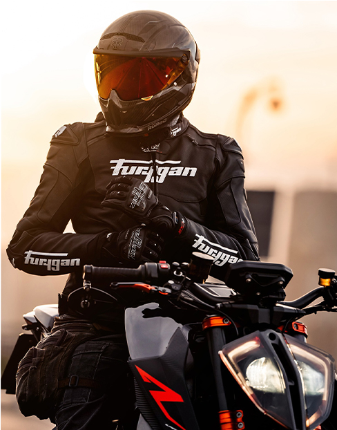 Motard sur route